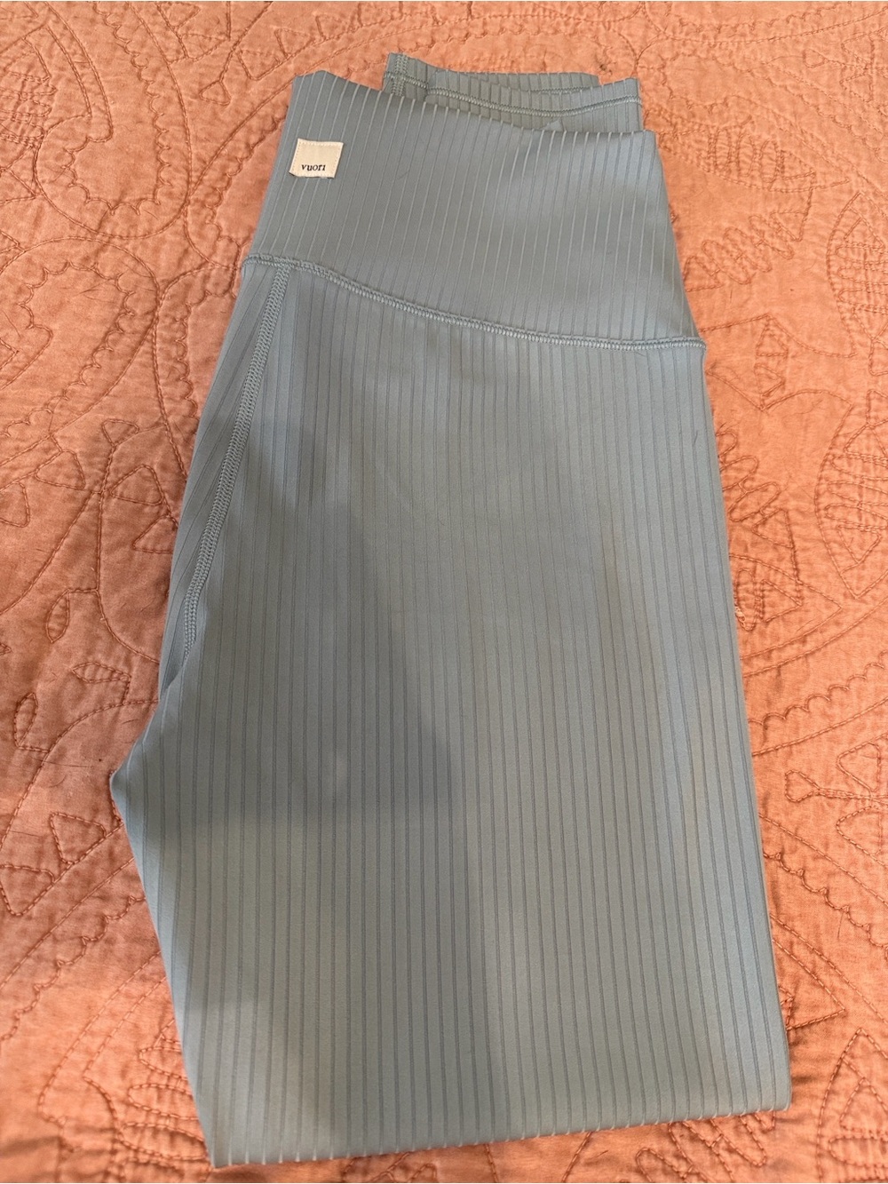 Vuori Inversion Rib Legging in Mist - Picture 5 of 7